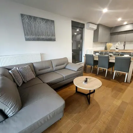 Allure Apartment *